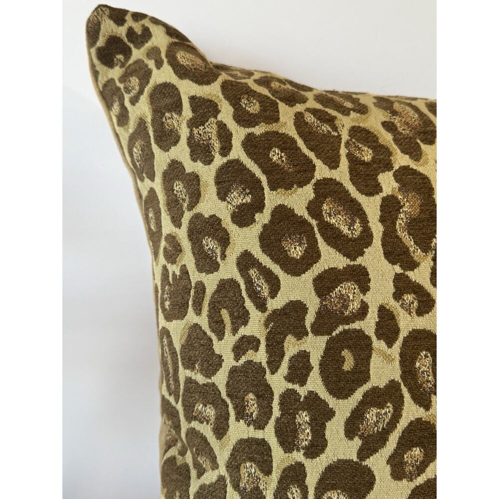 NWOT Sherry Kline Felidae Brown Gold Leopard Print Pillow 20 x 20 - Picture 2 of 7